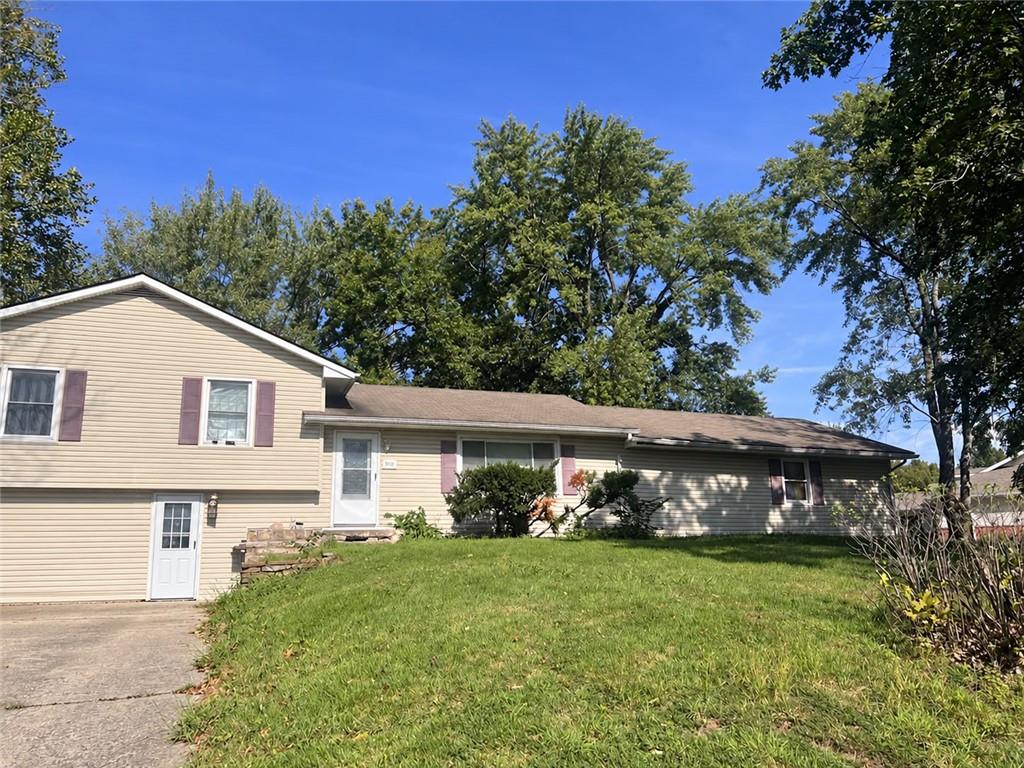 Photo of 8530 HILLTOP Road in De Soto, KS
