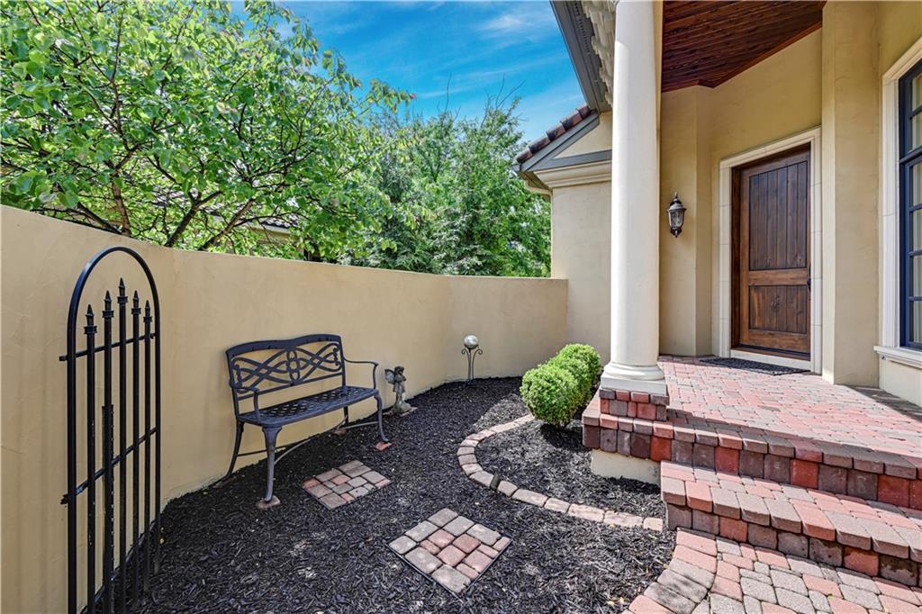 Photo 6 of 3313 W 138th Street