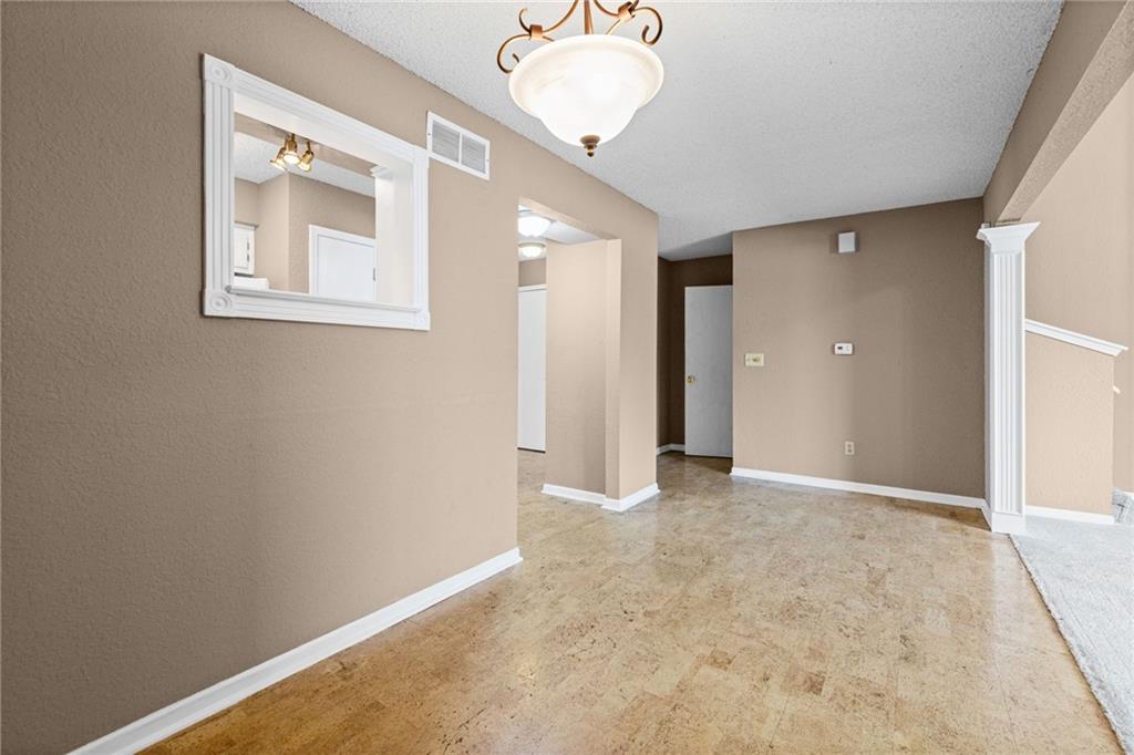 Photo 5 of 1414 E Mart-Way Circle #B