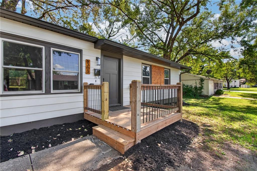 Photo 5 of 6303 E 153rd Street