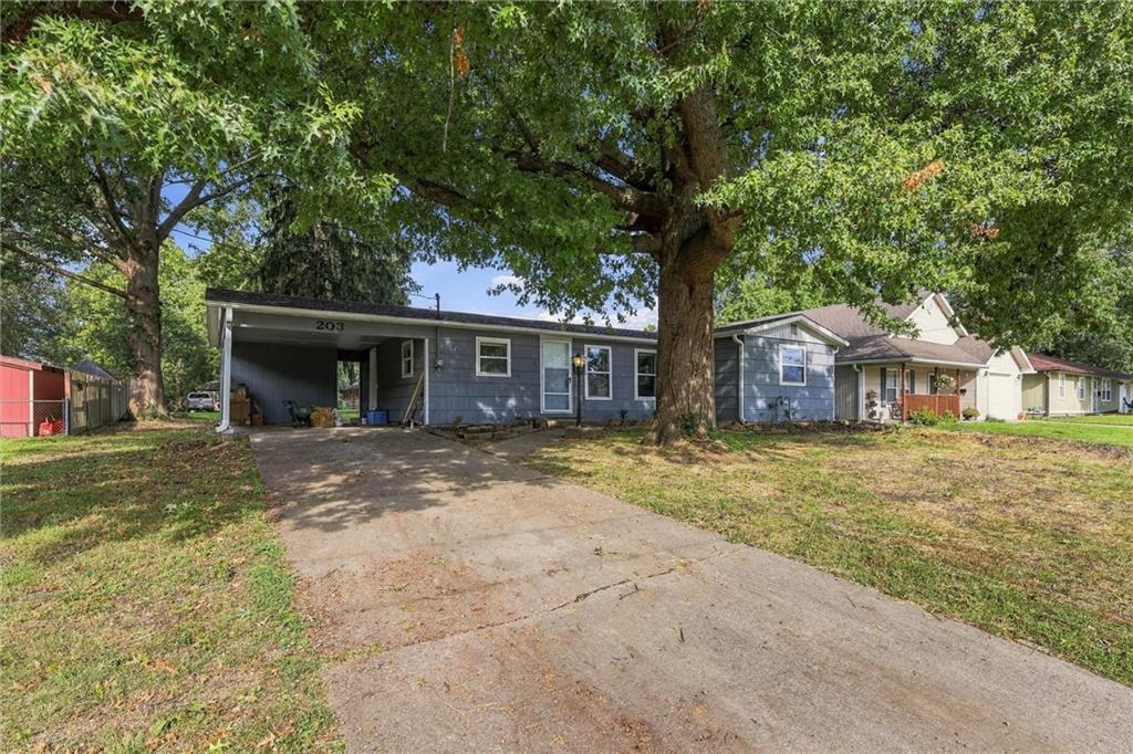 Photo 3 of 203 N Connor Street