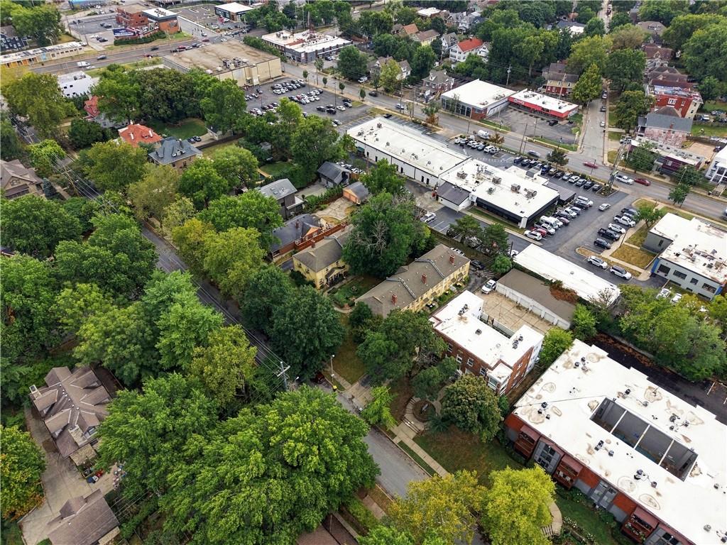 Photo 3 of 1005 W 38th Street