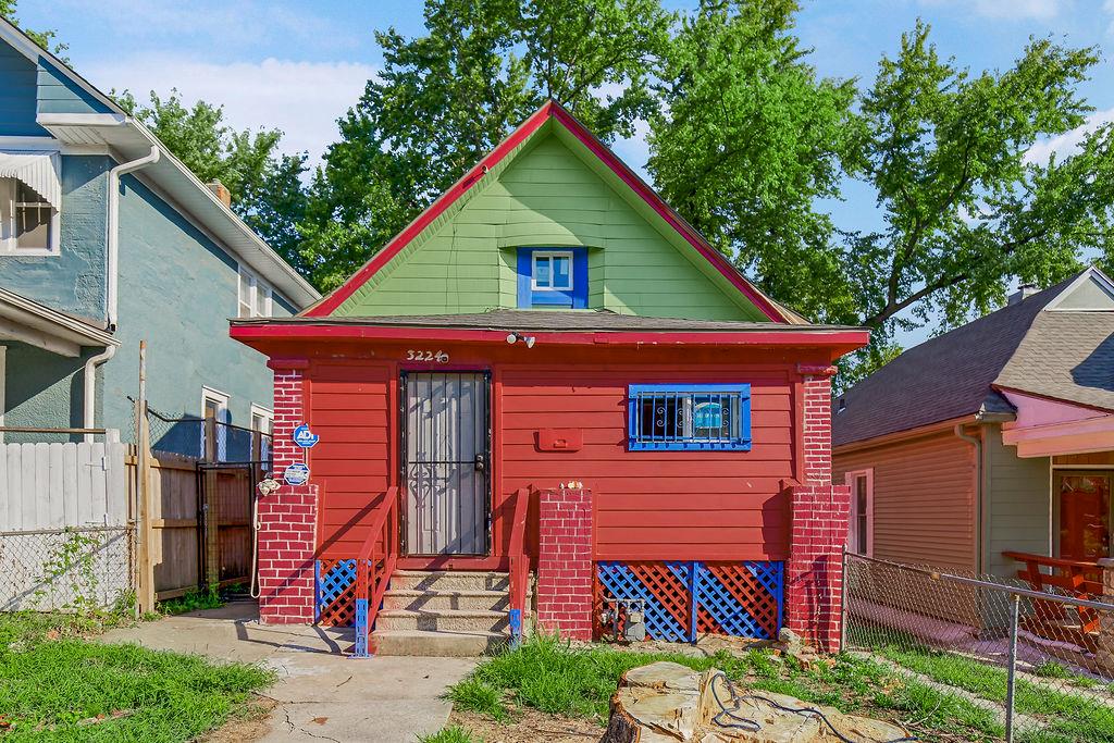 Photo of 3224 E 6th Street
