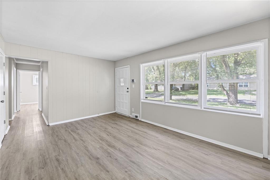 Photo 5 of 11305 Crystal Avenue