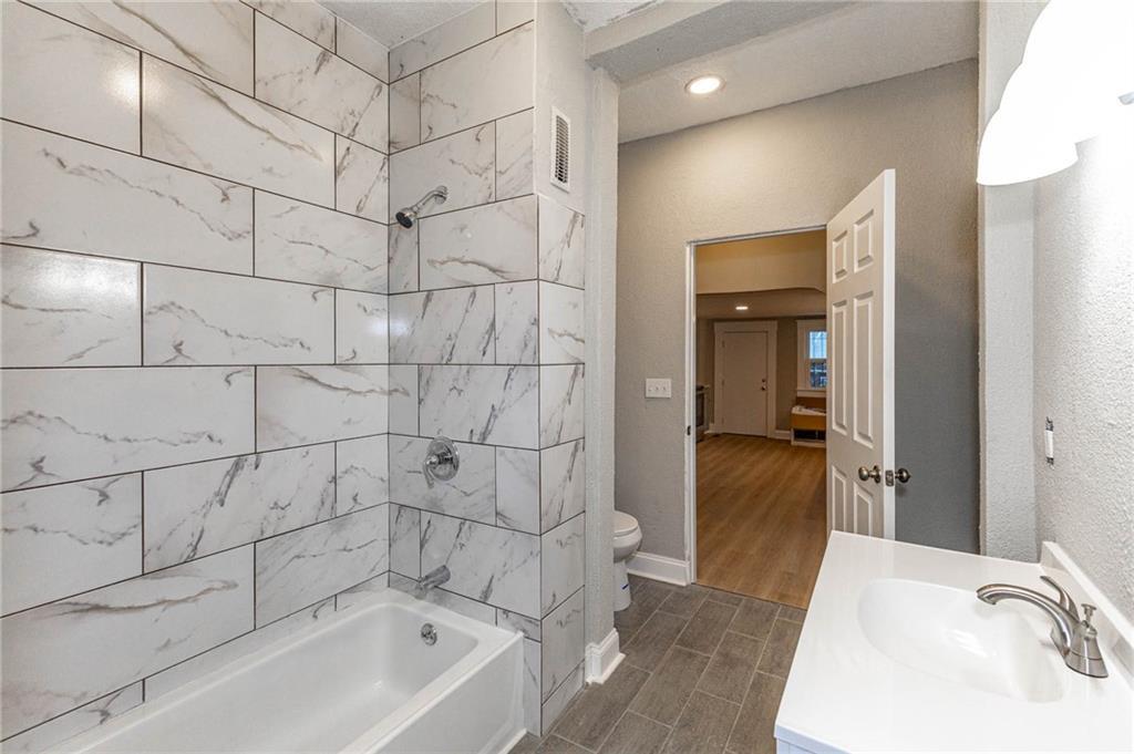 Photo 4 of 5809 Saint John Avenue