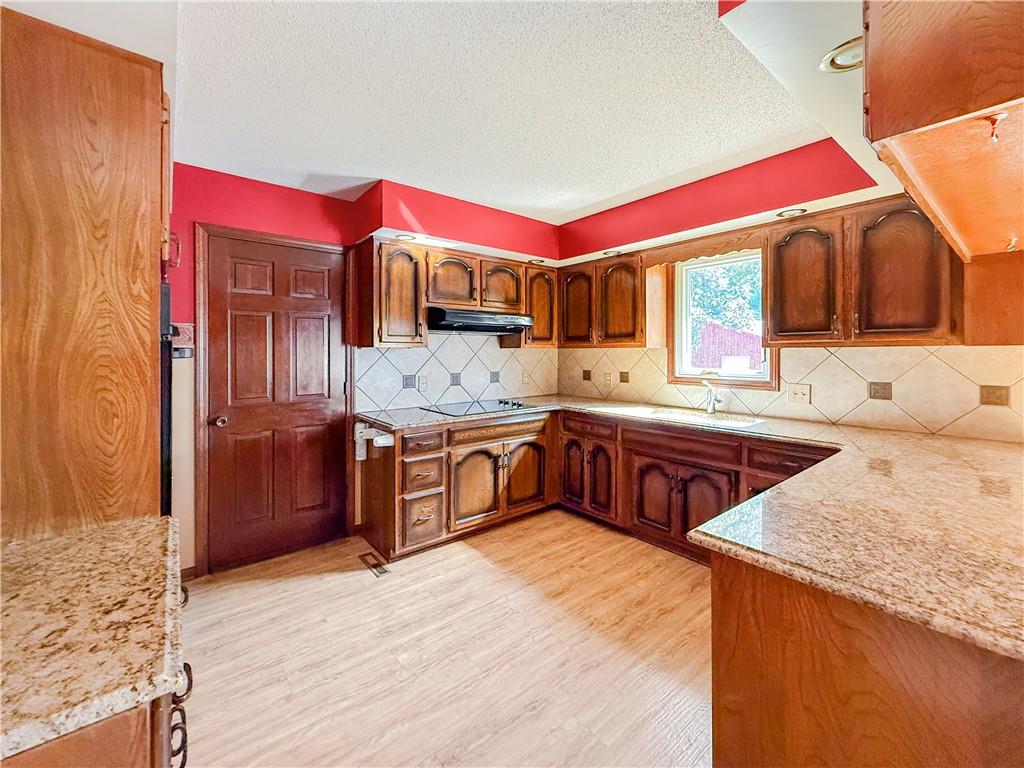 Photo 5 of 1113 Elm Street