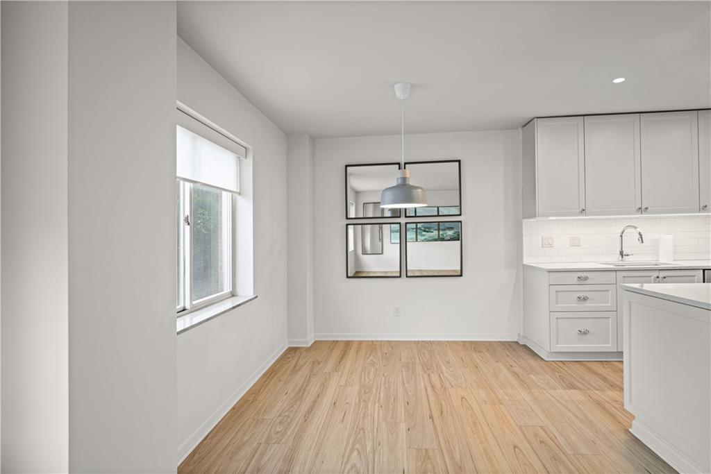 Photo 4 of 4550 Warwick Boulevard #408