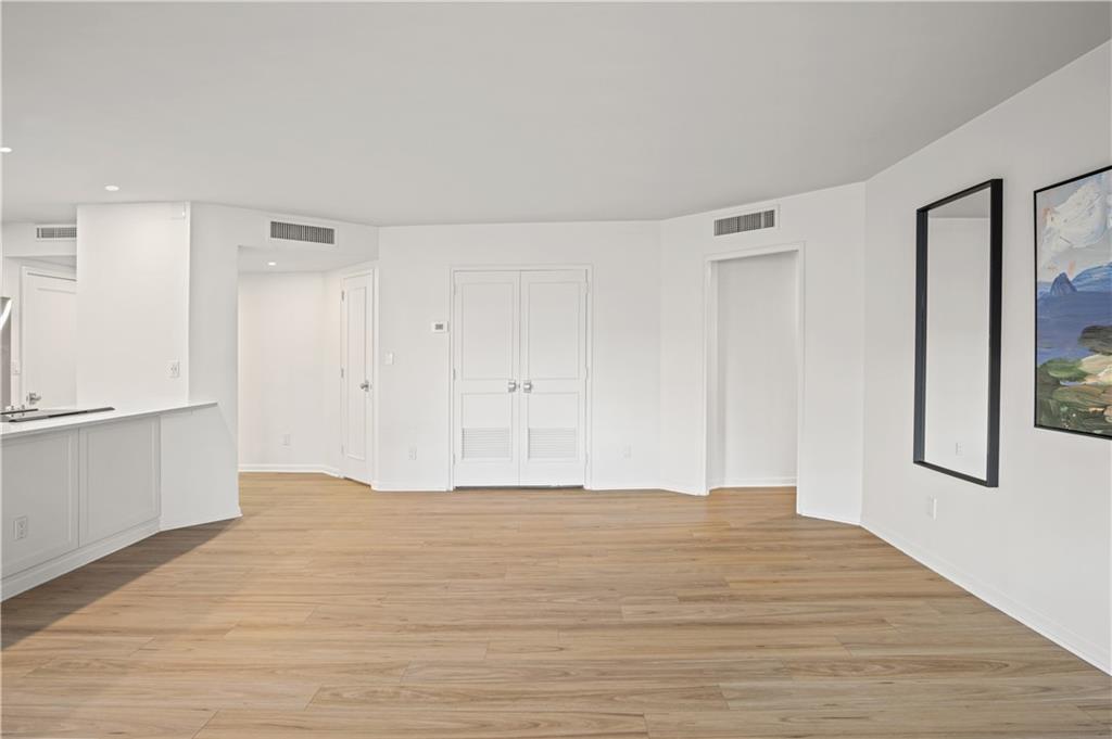 Photo 7 of 4550 Warwick Boulevard #408