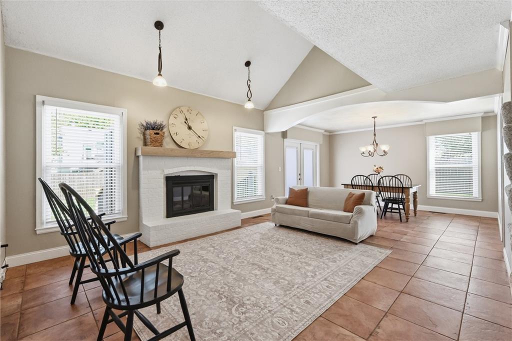 Photo 4 of 528 NE Bordner Drive