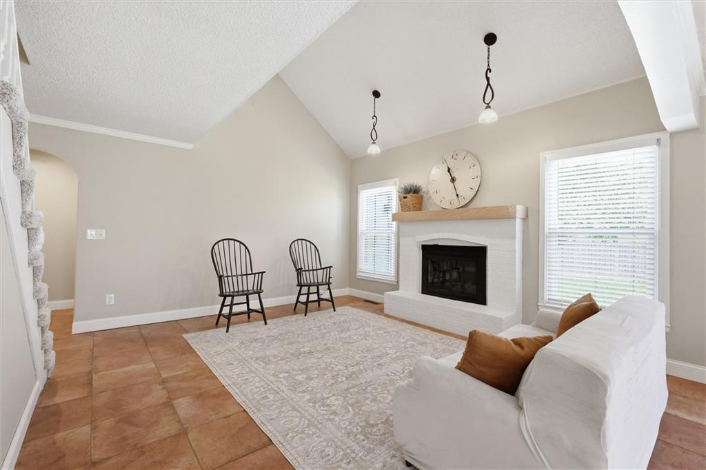 Photo 5 of 528 NE Bordner Drive