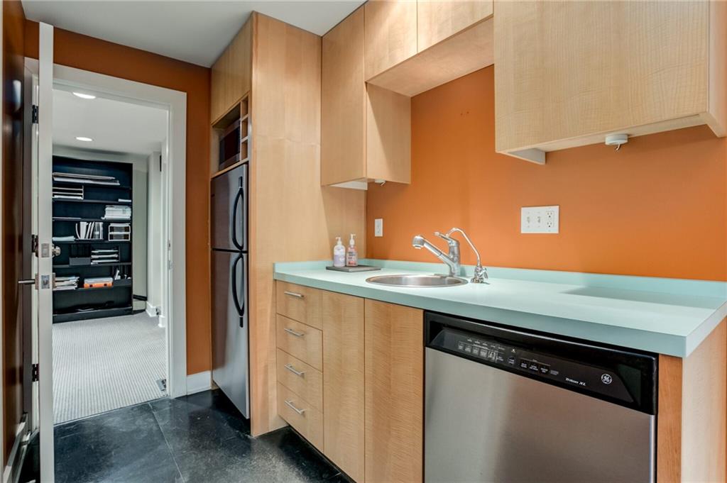 Photo 4 of 2201 W 43rd Avenue