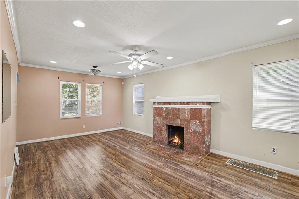 Photo 4 of 1700 E 51ST Street