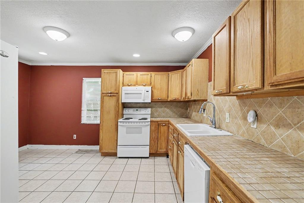 Photo 7 of 1700 E 51ST Street