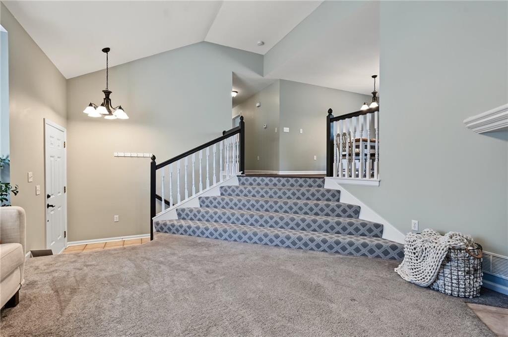 Photo 4 of 1418 Redwood Drive