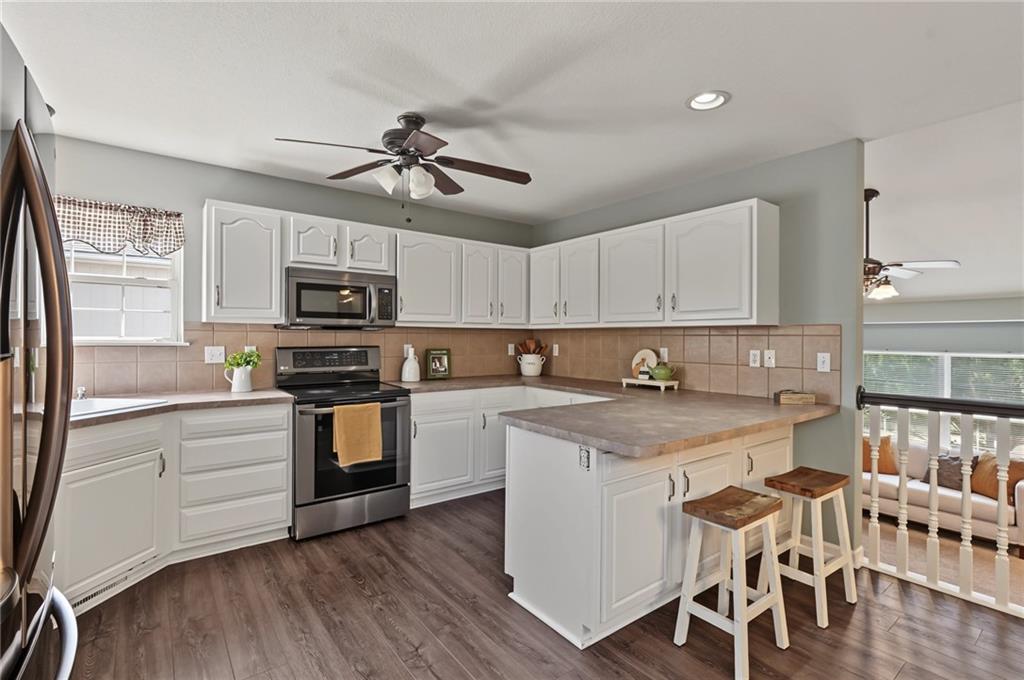 Photo 6 of 1418 Redwood Drive