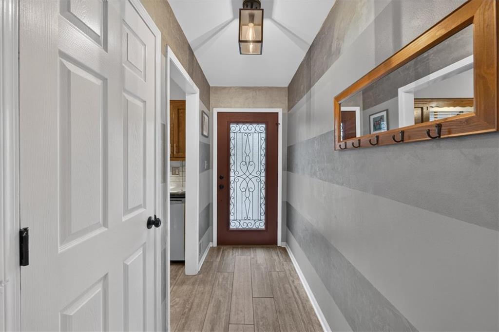Photo 6 of 253 NE Edgewater Drive