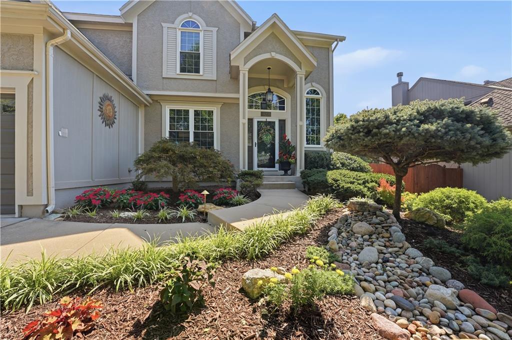 Photo 2 of 15231 Woodson Lane