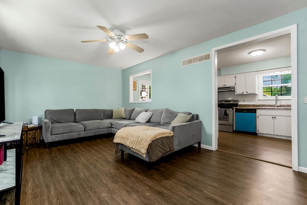 Photo 5 of 402 N Harrison Street
