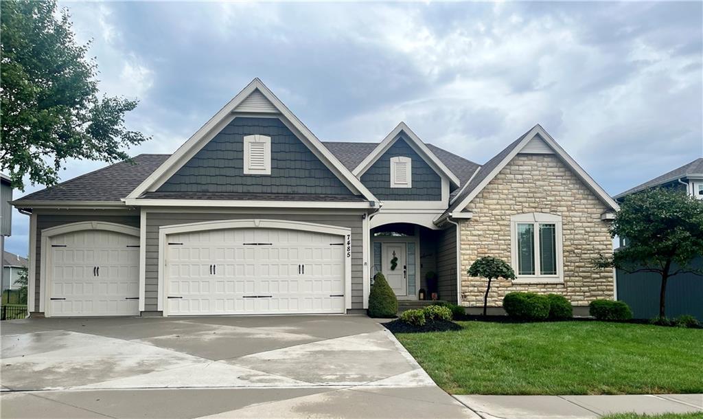Photo of 7485 NW Forest Lakes Drive in Parkville, MO