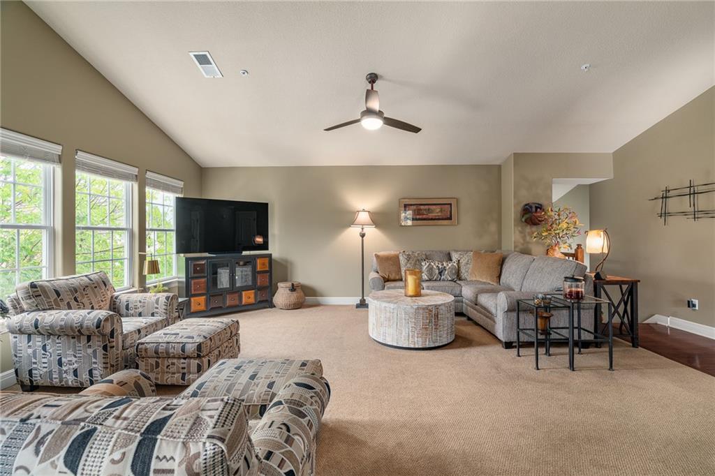 Photo 6 of 8924 Inkster Street