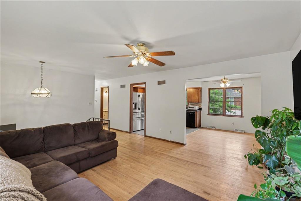Photo 4 of 16408 E 40th Street