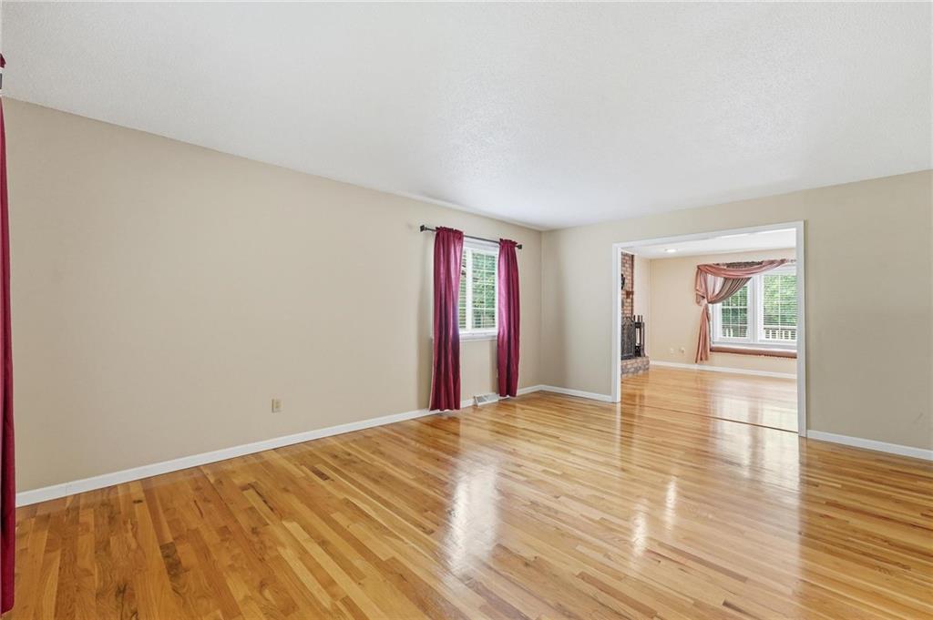Photo 2 of 5528 NW Verlin Drive