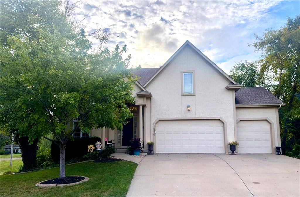 Photo of 16220 Birch Street in Overland Park, KS