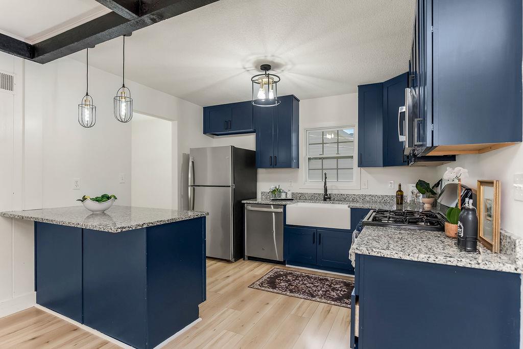 Photo 6 of 5908 NW Harris Drive