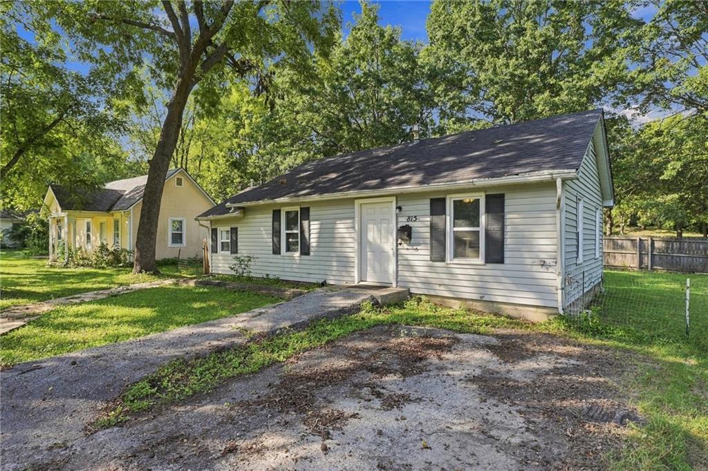 Photo 4 of 815 PINE Street