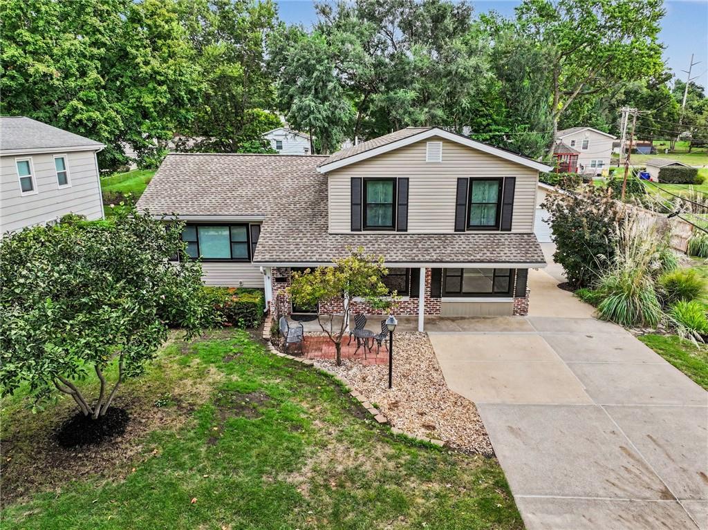 Photo 2 of 9029 Grandview Drive
