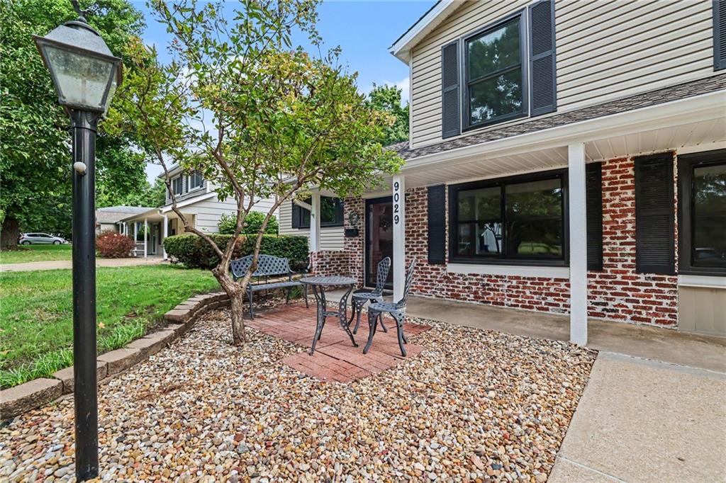 Photo 5 of 9029 Grandview Drive