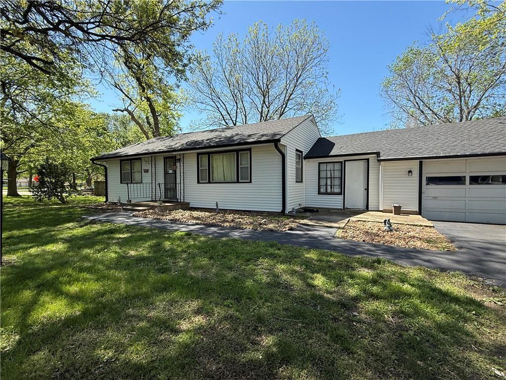 Photo of 412 NW Donovan Road