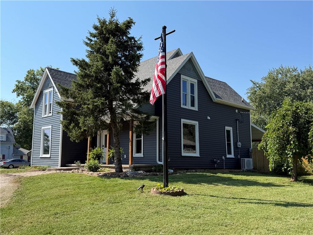 Photo 2 of 606 East Street