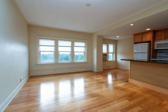Photo 2 of 323 E Emmanuel Cleaver #7C Boulevard #7C