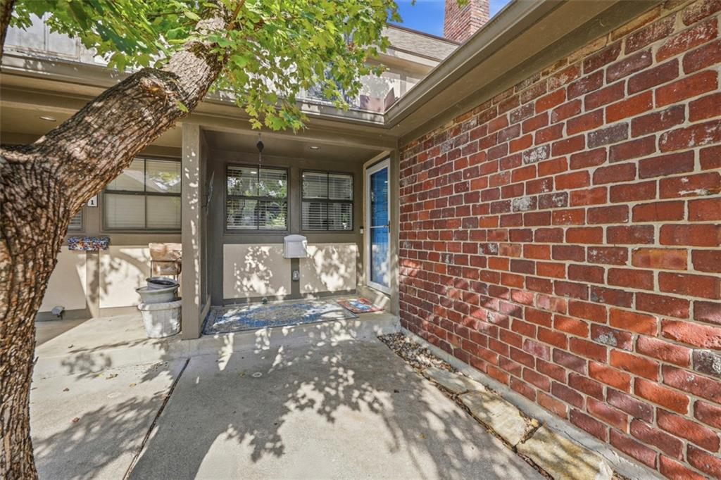 Photo 3 of 10213 Foster Street
