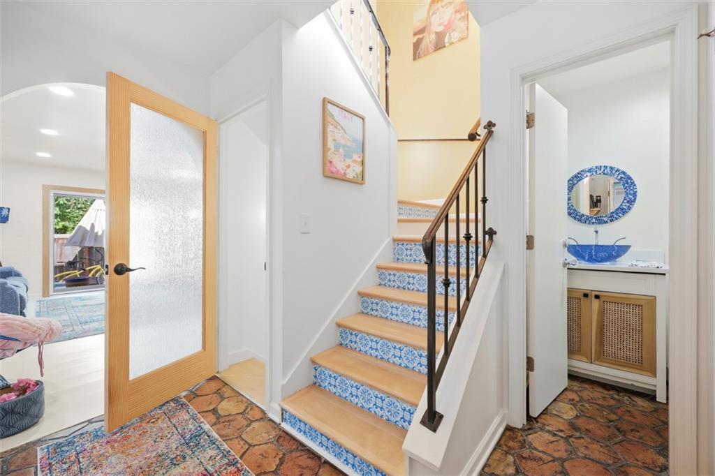 Photo 5 of 10213 Foster Street