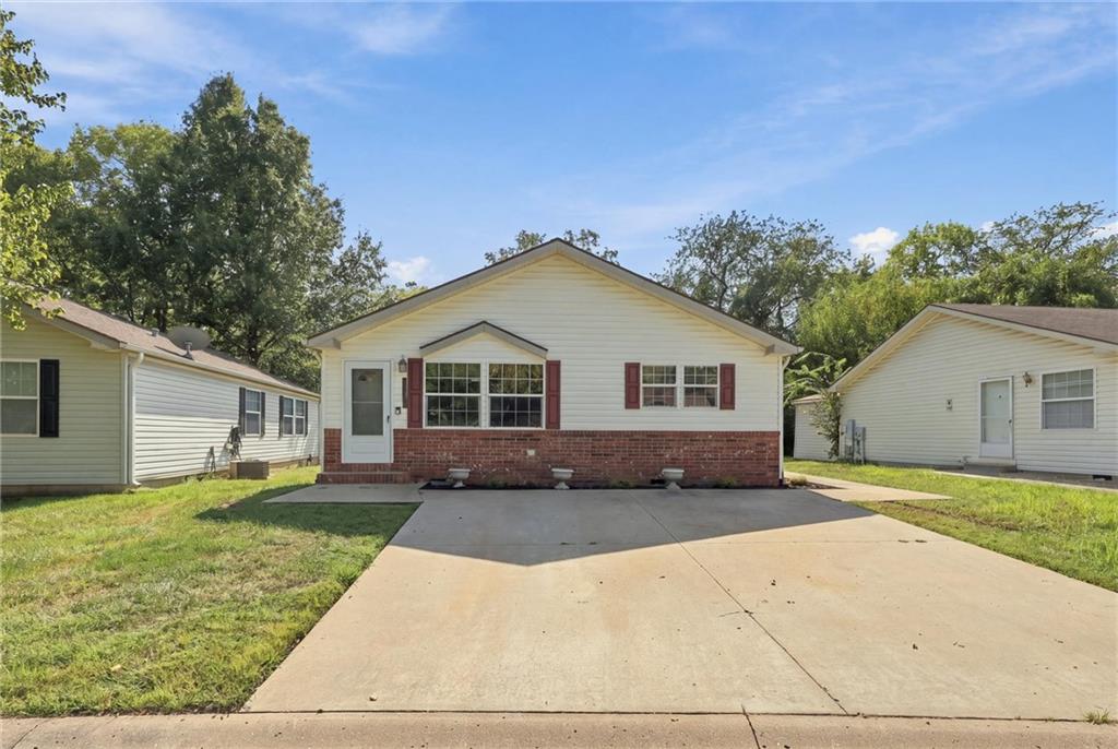 Photo of 7905 NW 122nd Court