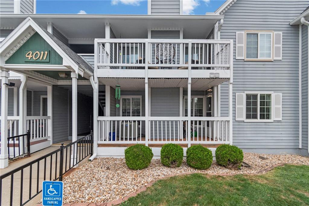 Photo 2 of 4011 S Crysler Avenue #6