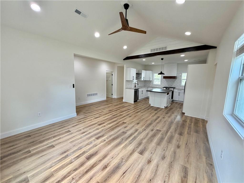 Photo 2 of 401 Franklin Street