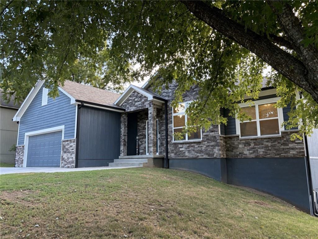 Photo 2 of 609 Campbell Street