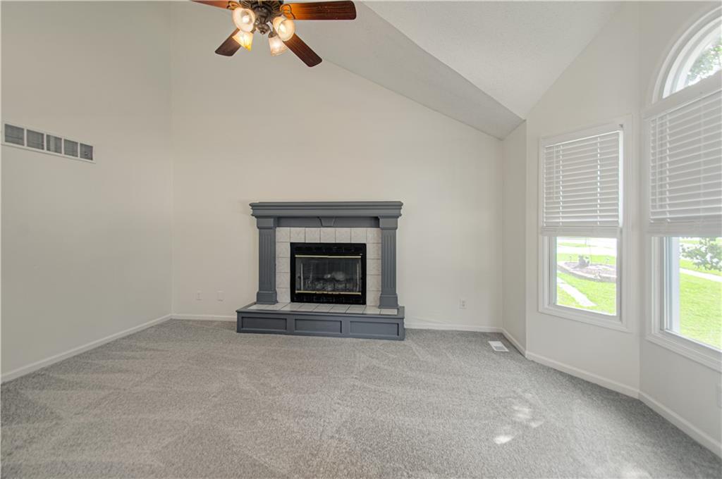 Photo 5 of 14105 LORA Street