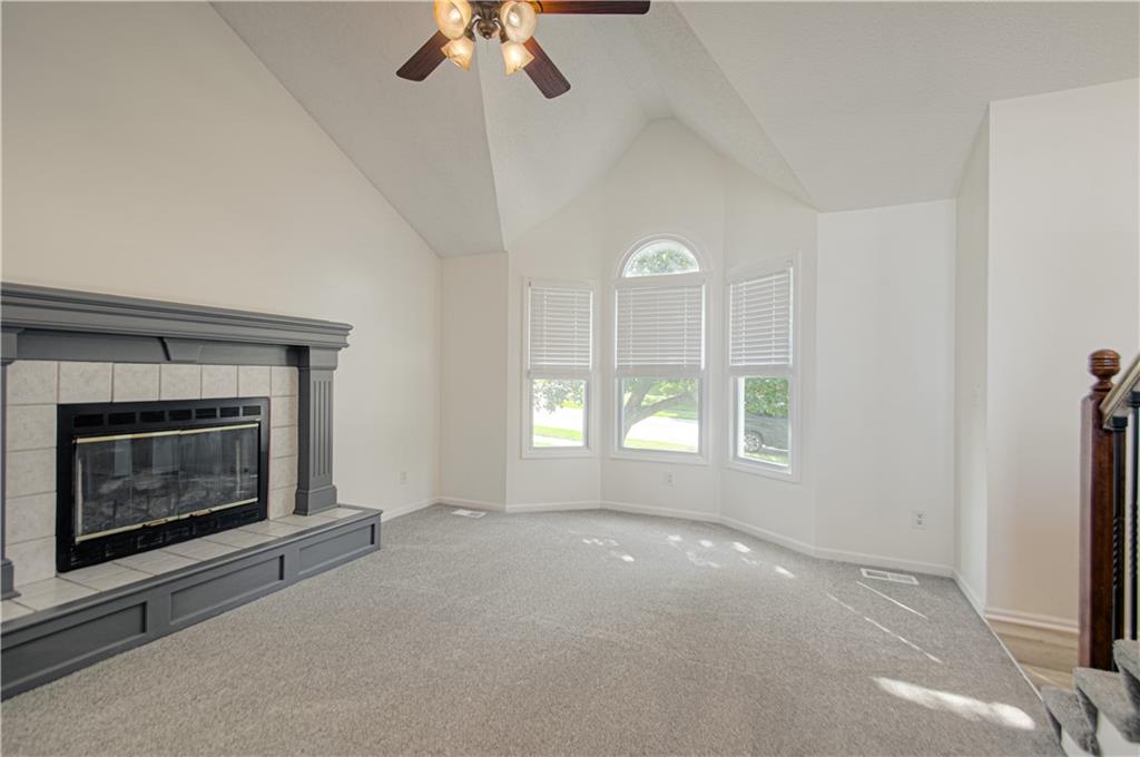 Photo 6 of 14105 LORA Street