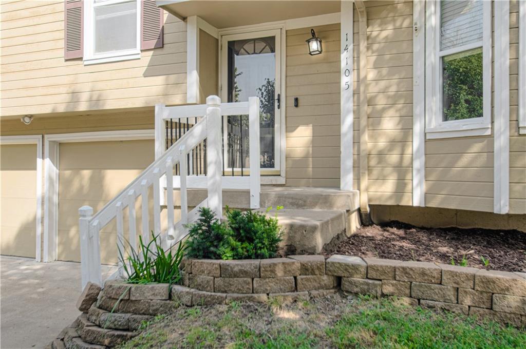 Photo 7 of 14105 LORA Street
