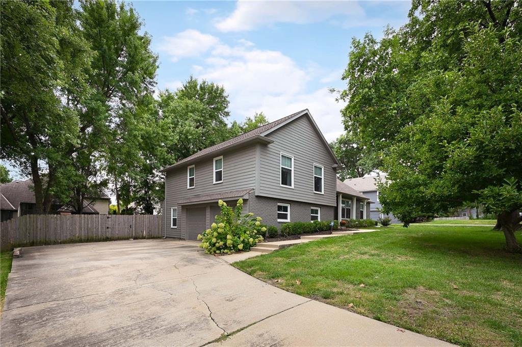 Photo 4 of 5421 W 96th Terrace