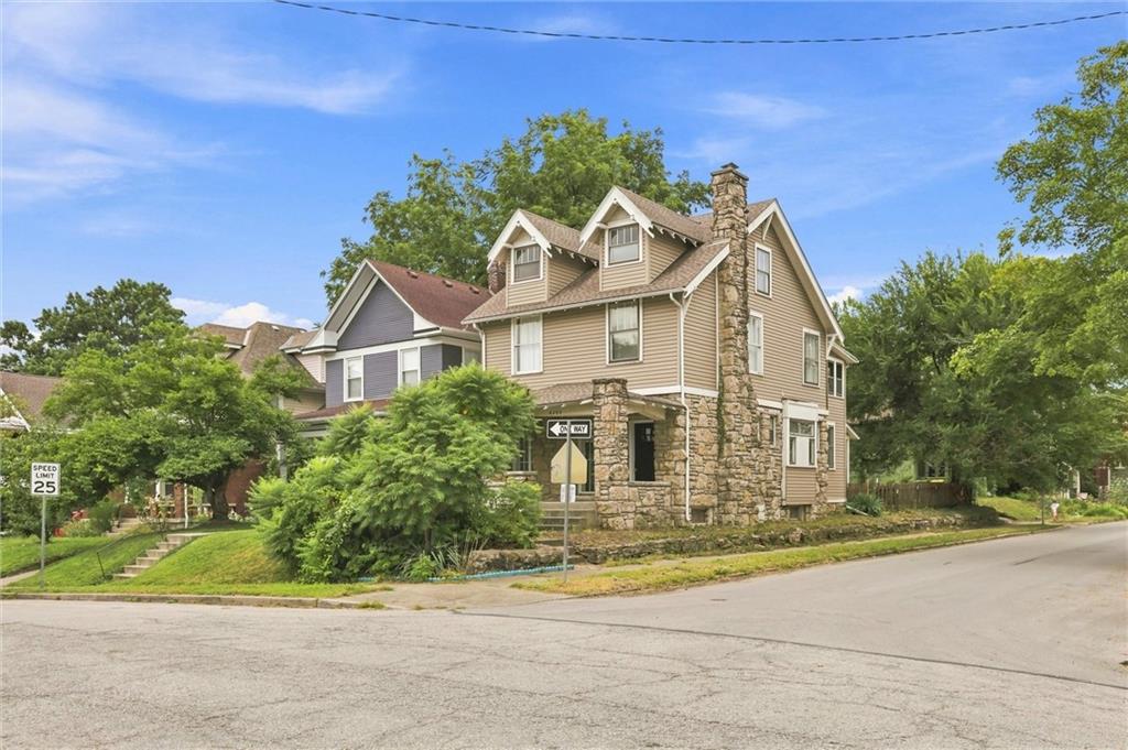 Photo 2 of 4200 MERCIER Street