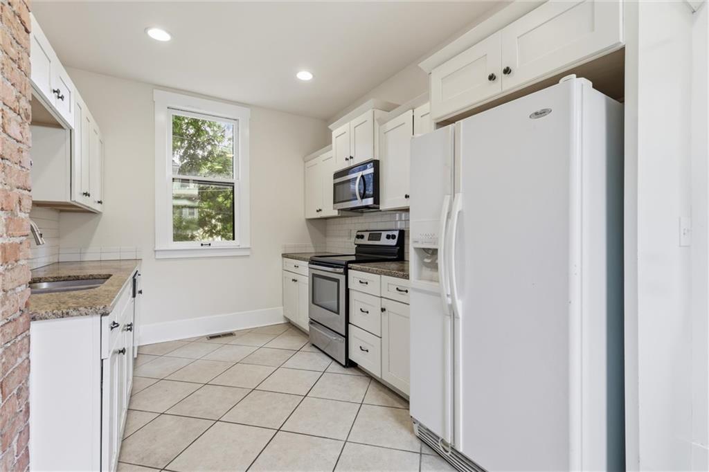 Photo 6 of 4200 MERCIER Street