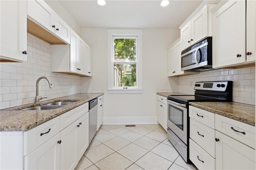 Photo 7 of 4200 MERCIER Street