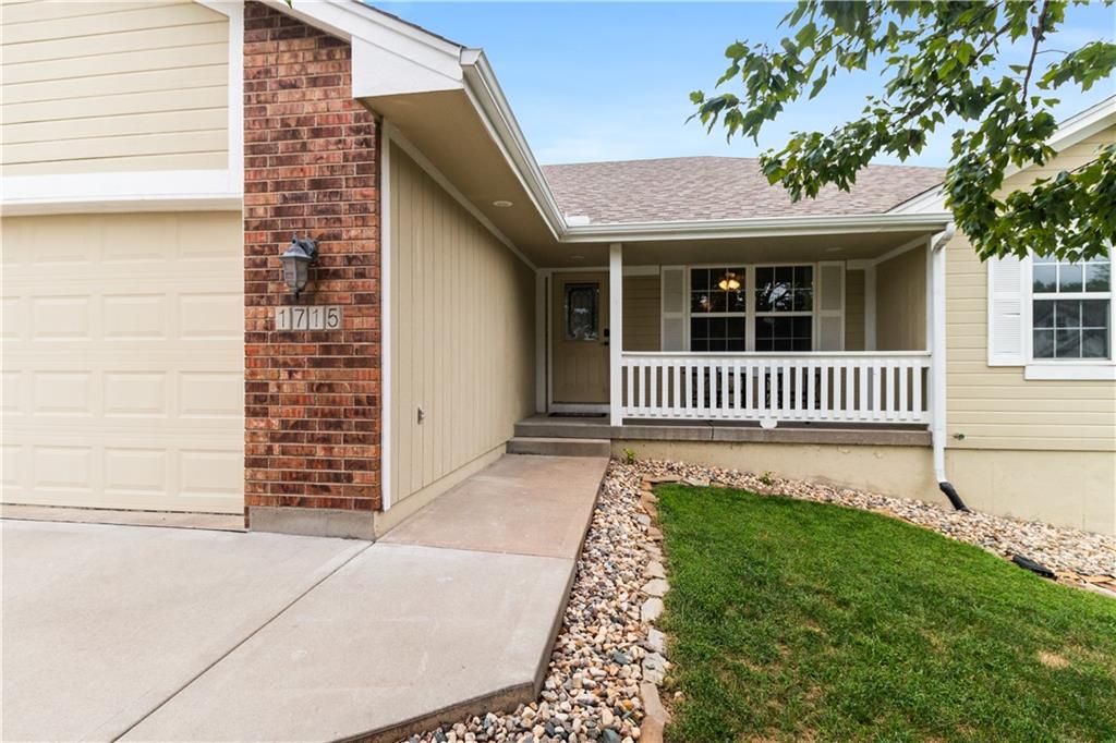 Photo 4 of 1715 Overbrook Lane