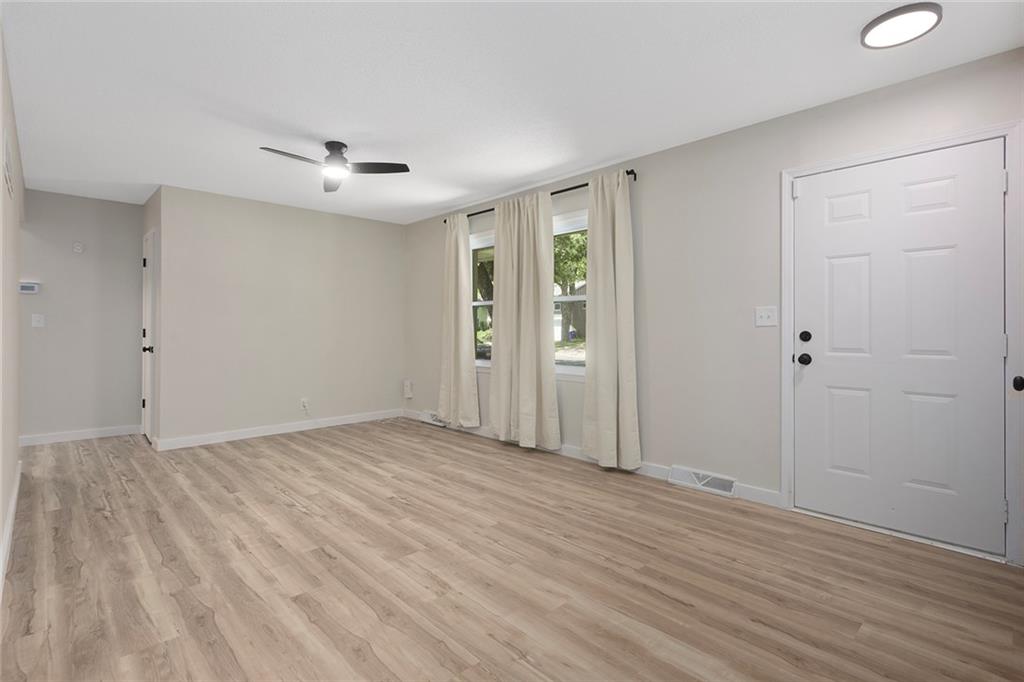 Photo 3 of 13421 Lowell Avenue