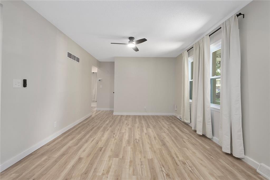Photo 4 of 13421 Lowell Avenue